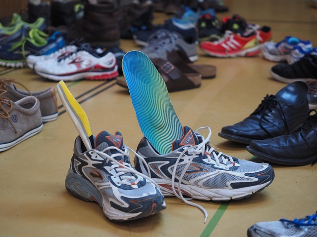 shoes, sports shoes, running shoes, stepped out, kick, sneakers, athletic, running, jog, sweaty feet, ventilate, deposit, insole, running shoes, running shoes, insole, insole, insole, insole, insole